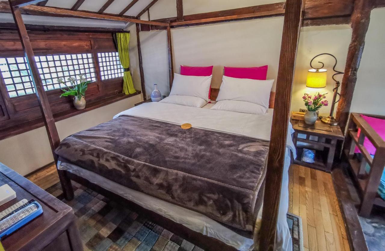 Blossom Hill Inn - Weavingland Lijiang  Exterior foto